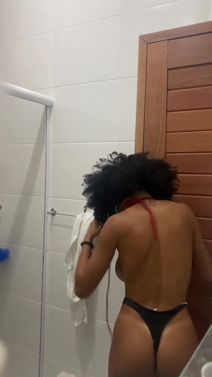 Capa do video Pretinha linda dos peitos durinhos se exibindo